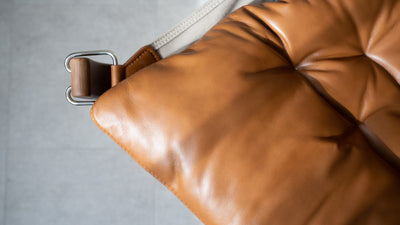 オイルレザーのソファの魅力と手入れ方法をご紹介。