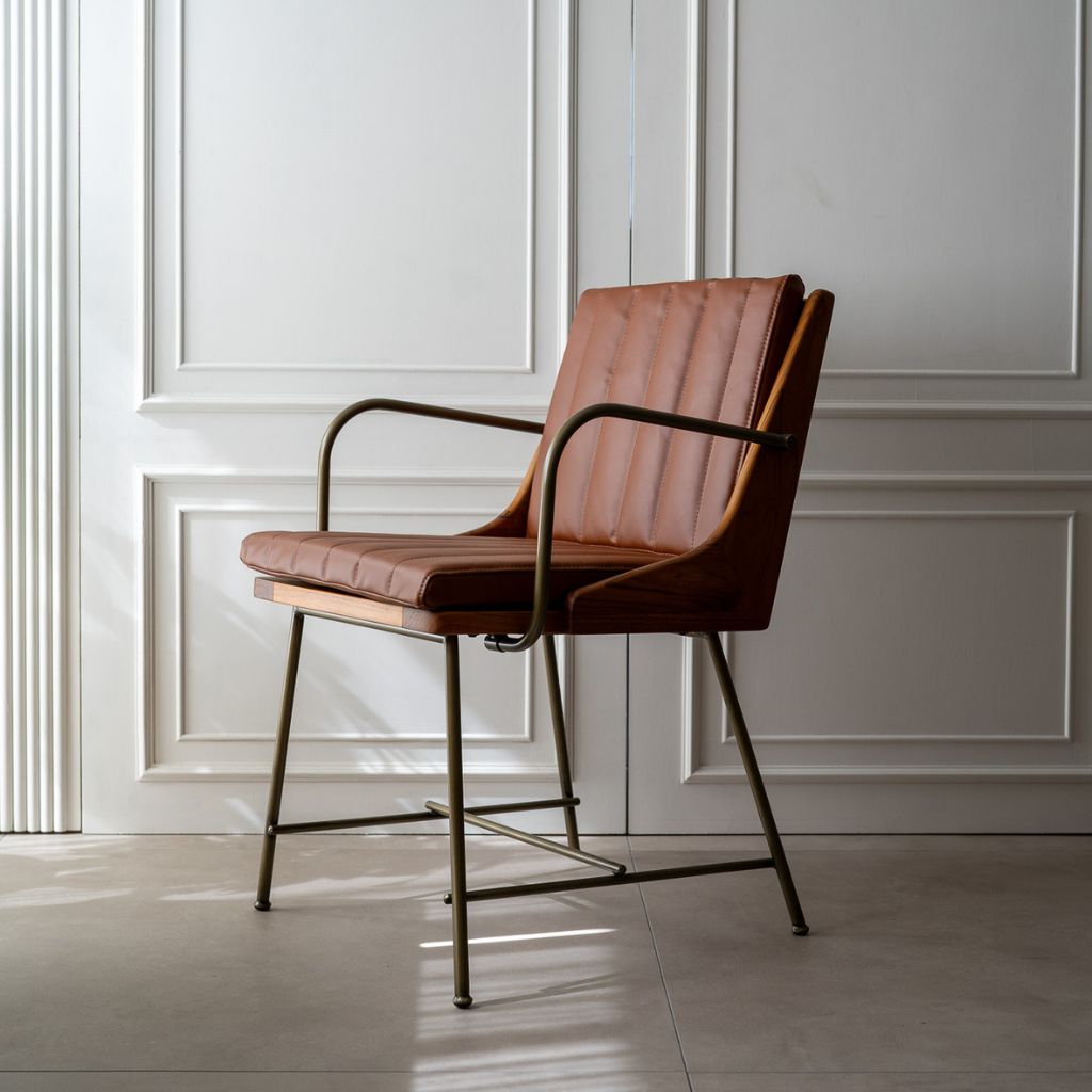 Karak Arm Chair Brown / カラックアームチェア ブラウン – KuHoN