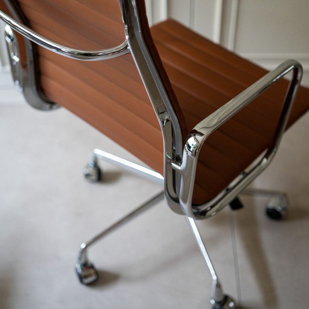 Executive Flat Chair High Brown / エグゼクティブ フラットチェア ハイ ブラウン アルミナムチェア