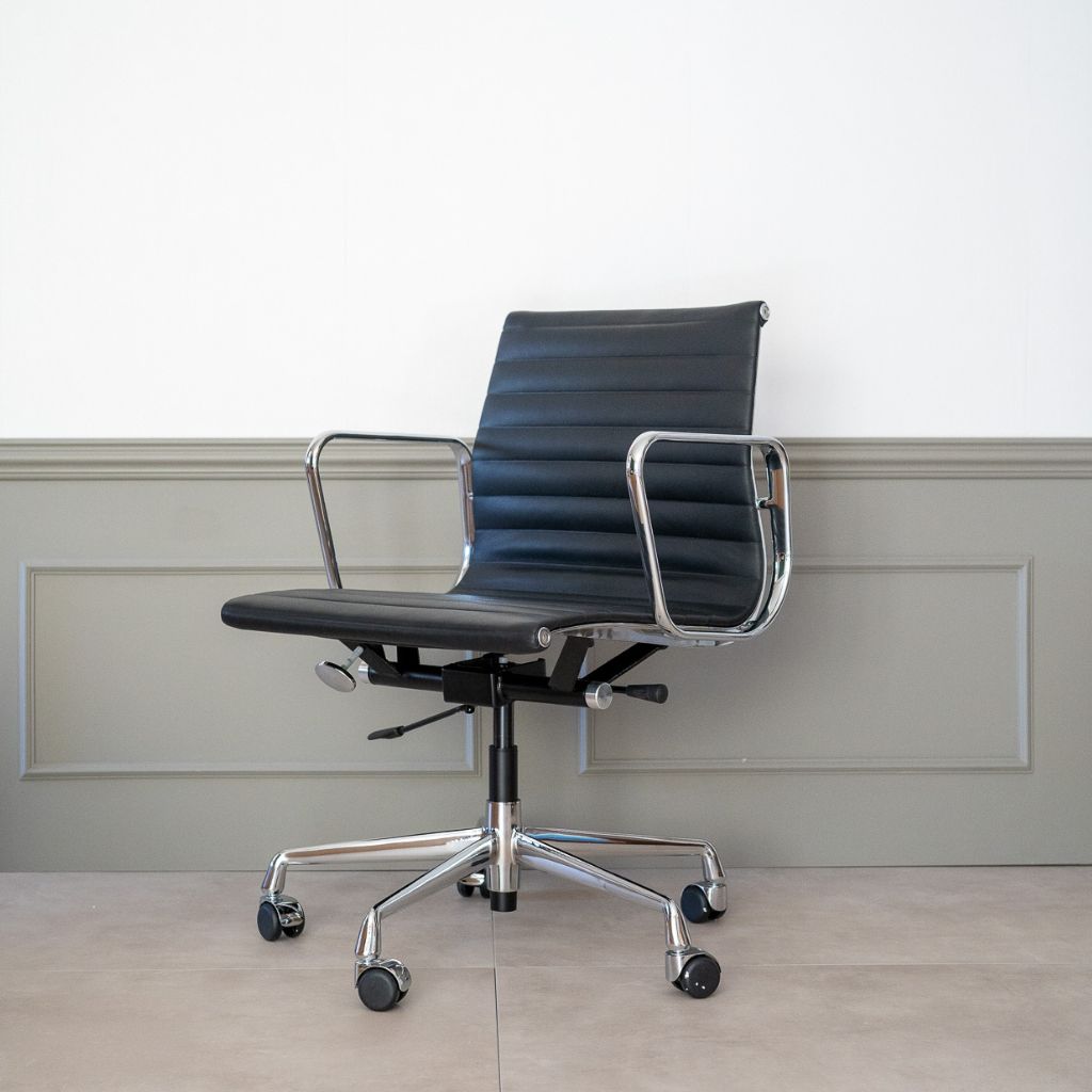 【Outlet】Management Flat Chair Black / 【アウトレット】マネイジメント フラットチェア ブラック 鏡面仕上げ アルミナムチェア