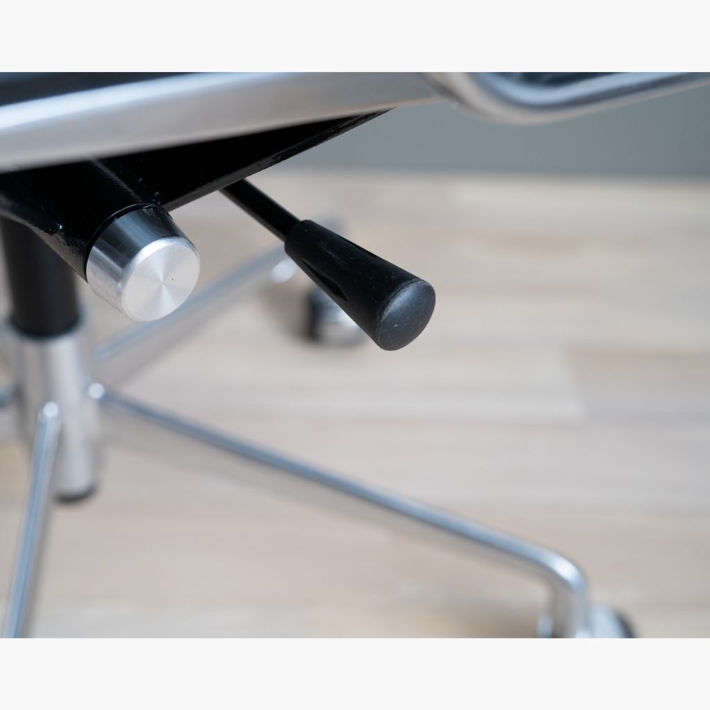 Outlet】Management Flat Chair Brown/ 【アウトレット