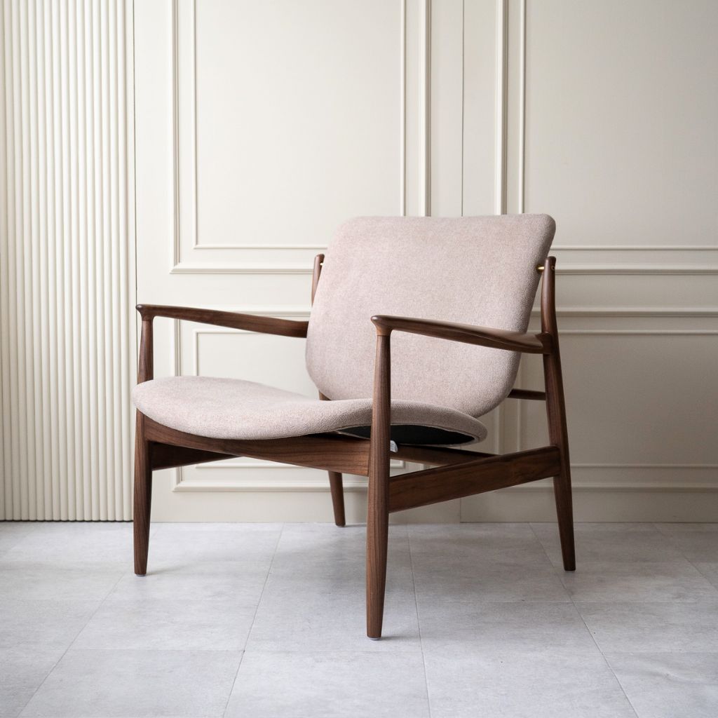 【極美品】フィンユール ラウンジチェア 総革 リプロダクト 極美品】フィンユール ラウンジチェア 総革 リプロダクト - メルカリ