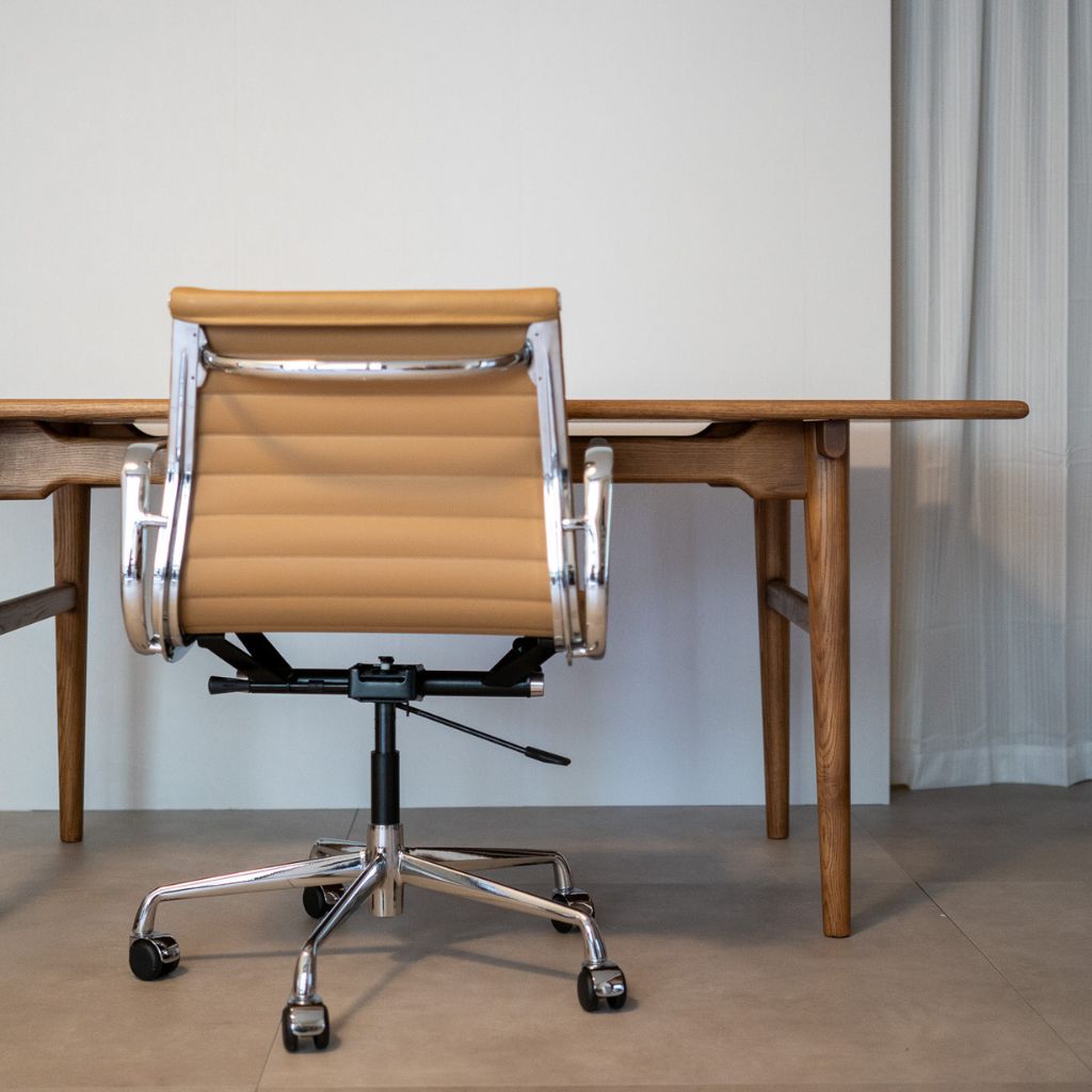 アルミニウムチェア ブラウン