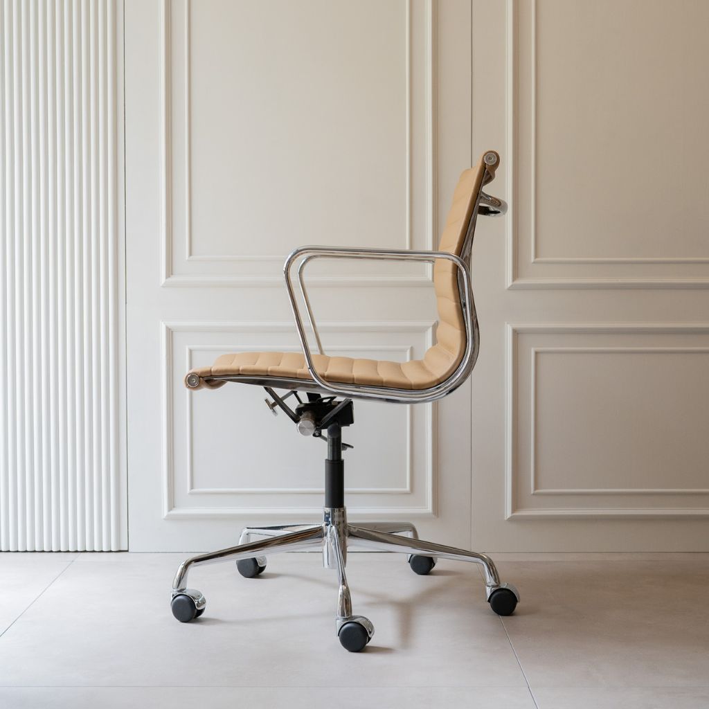 Management Flat Chair Brown/ マネイジメント フラットチェア ブラウン 鏡面仕上げ アルミナムチェア